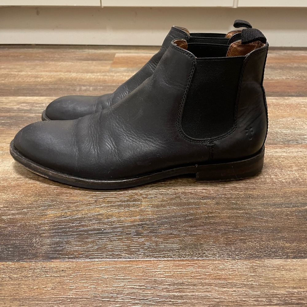 Frye black leather Sam Chelsea boots size 8 black